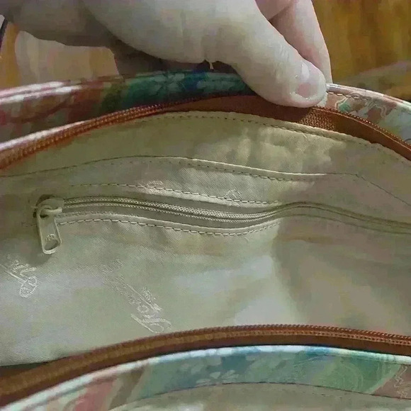 FOSSIL handbag - Picture 6 of 10